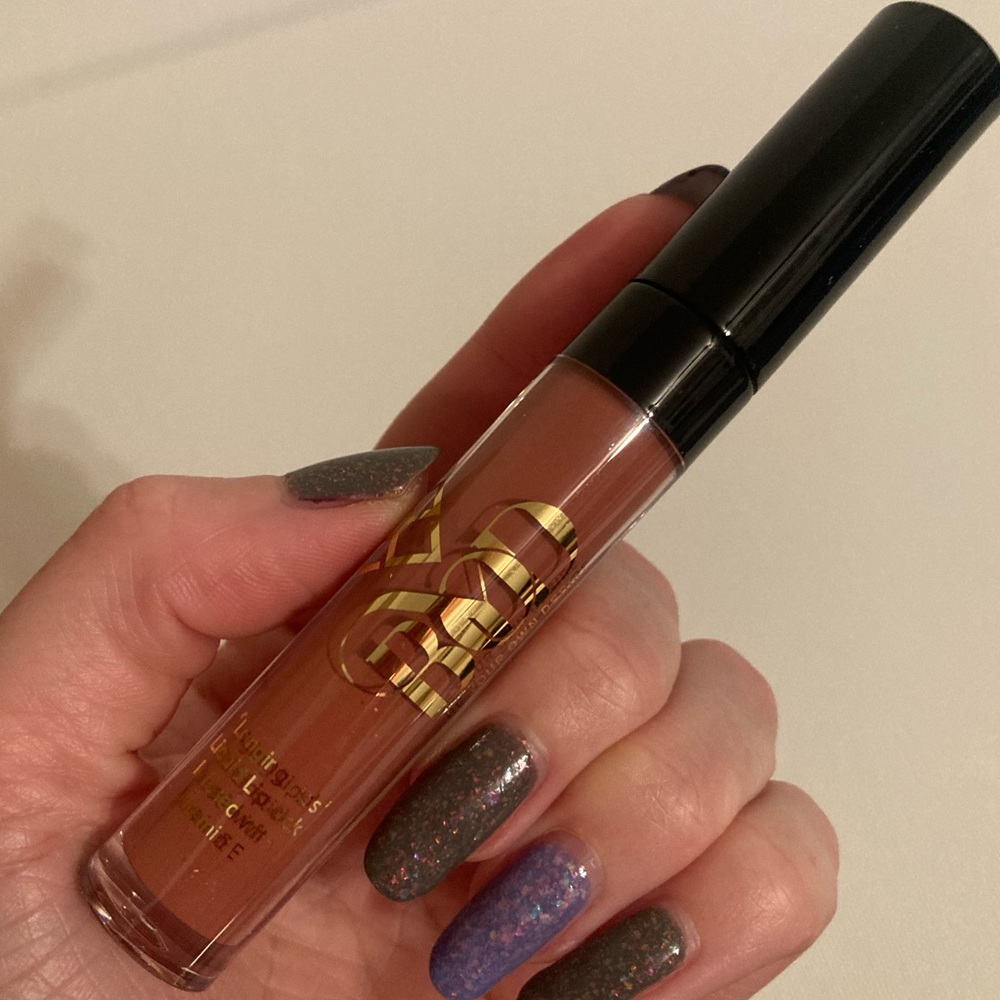 BYOD LONGING LIPS MATTE LIQUID LIPSTICK with Vitamin E - Straight Forward - Picture 8 of 10